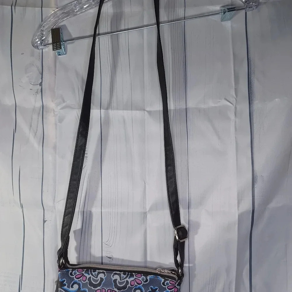 Relic Crossbody Bag - Picture 5 of 8